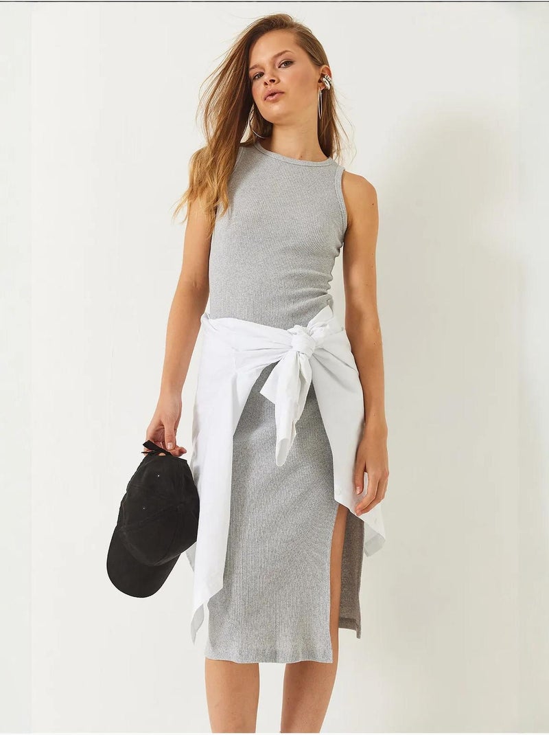 Robe côtelée à col ras du cou et fentes bianco lucci Gris - Kiabi