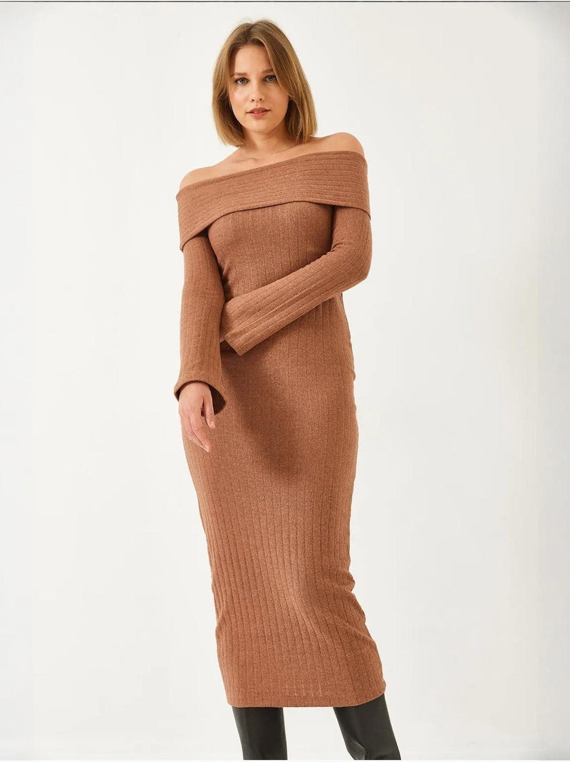 Robe côtelée à manches évasées et col madonna de bianco lucci Camel - Kiabi