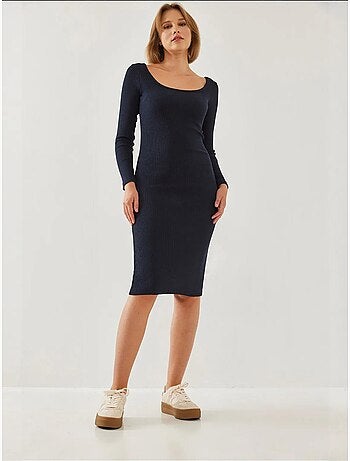 Robe côtelée basique à manches longues et col carré lucci