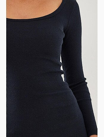 Robe côtelée basique à manches longues et col carré lucci