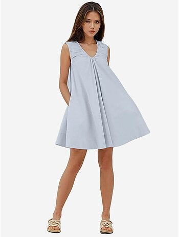 Robe coupe a à mini col en u