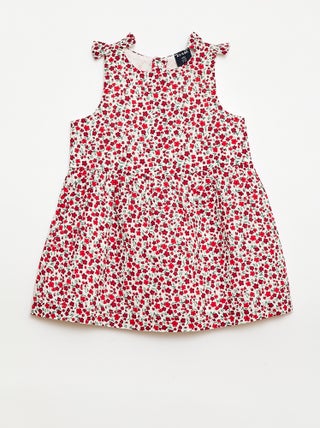 Robe coupe évasée sans manches