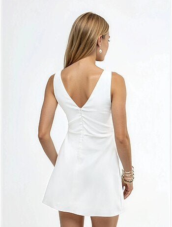 Robe courte à col bateau