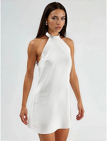 Robe courte à col halter et fermeture boutonnée