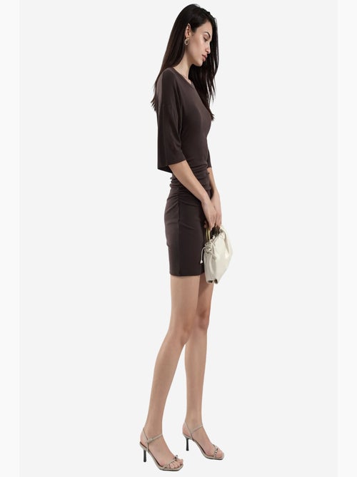 Robe courte à col rond avec fronces busem - Kiabi Robe courte à col rond avec fronces busem - Kiabi
