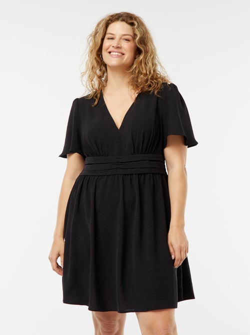 Robe courte à col V et avec manches forme papillon - Kiabi