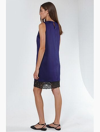 Robe courte à encolure bateau et détails en dentelle hiccup