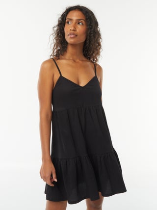 Robe courte à étages avec bretelles
