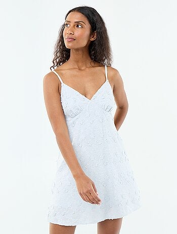 Robe courte à fines bretelles avec broderies all-over