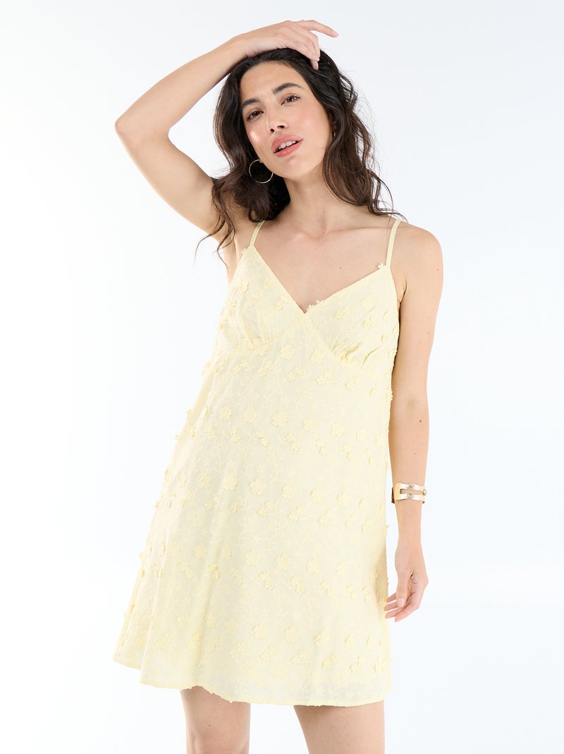 Robe courte à fines bretelles avec broderies all-over Jaune - Kiabi