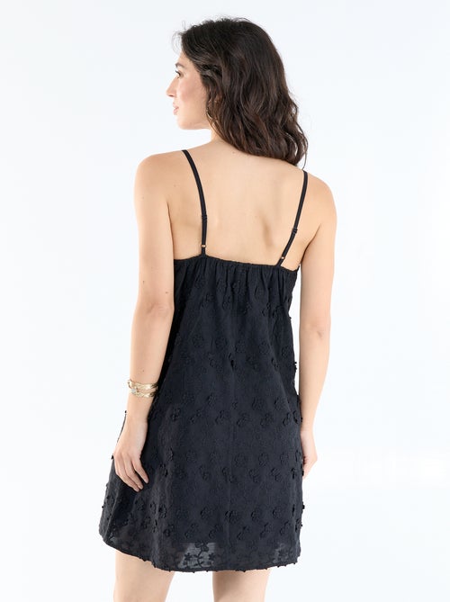 Robe courte à fines bretelles avec broderies all-over - Kiabi