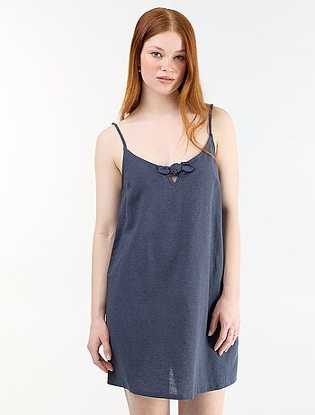 Robe courte à fines bretelles réglables