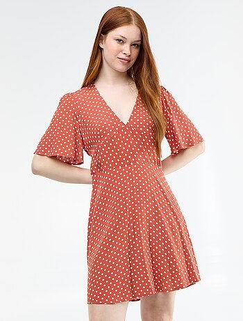 Robe courte à manches courtes avec motif à pois