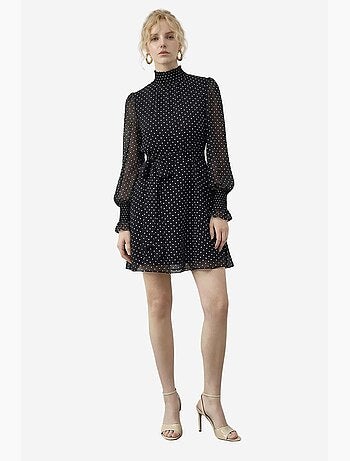 Robe courte à pois , col roulé court et ceinture lucci