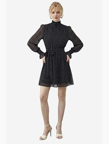 Robe courte à pois , col roulé court et ceinture lucci
