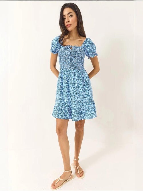 Robe courte à volants col carré à fleurs lucci - Kiabi Robe courte à volants col carré à fleurs lucci - Kiabi