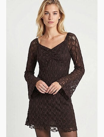 Robe courte ajustée en dentelle istanbul