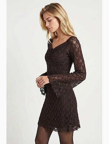 Robe courte ajustée en dentelle istanbul