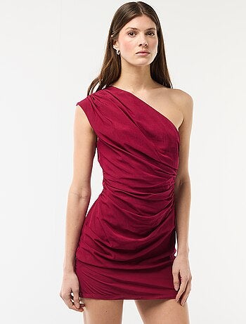 Robe courte asymétrique effet drapé