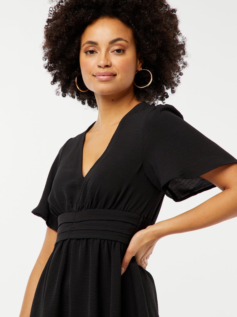 Robe courte avec ceinture plissée en Georgette Noir - Kiabi