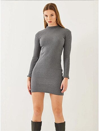 Robe courte basique côtelée à col roulé et manches longues de bianco lucci