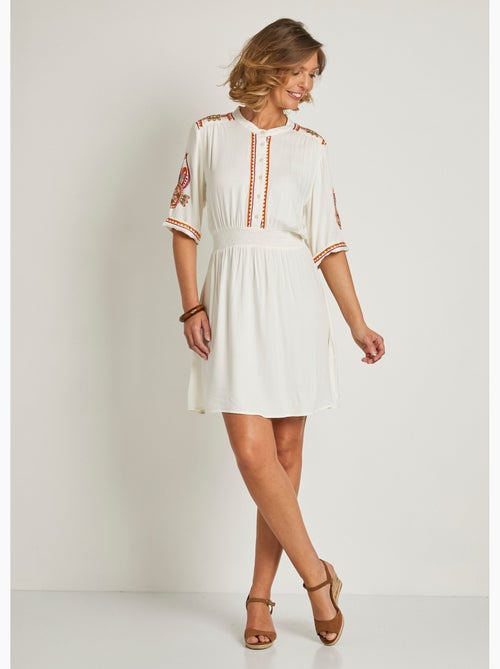 Robe courte brodée à boutons - AFIBEL - Kiabi Robe courte brodée à boutons - AFIBEL - Kiabi