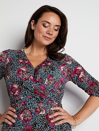 Robe courte cache-coeur en maille