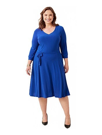 Robe courte ceinturée col V manches 3/4