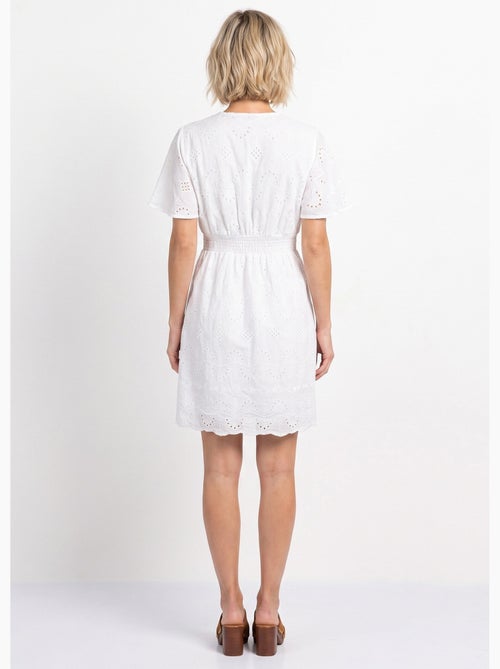 Robe courte col V et broderie anglaise - AFIBEL - Kiabi Robe courte col V et broderie anglaise - AFIBEL - Kiabi