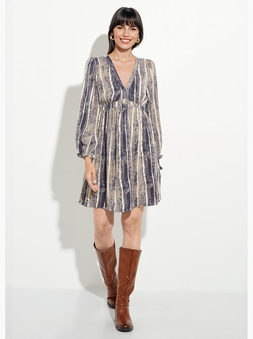 Robe courte col V taille haute plissée - AFIBEL - Kiabi Robe courte col V taille haute plissée - AFIBEL - Kiabi