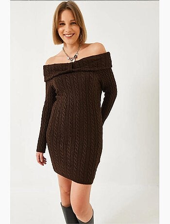 Robe courte en maille à câbles sans bretelles lucci