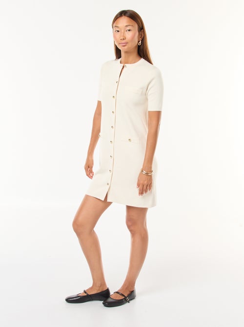 Robe courte en maille lourde boutonnée - Kiabi