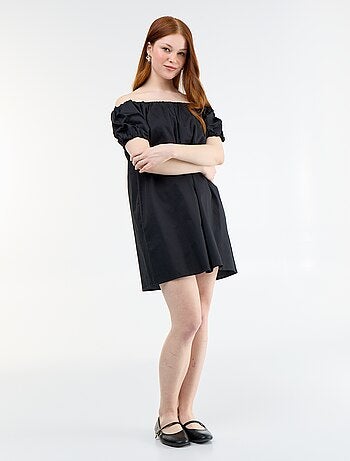 Robe courte et manches courtes avec col bardot