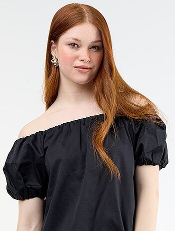 Robe courte et manches courtes avec col bardot