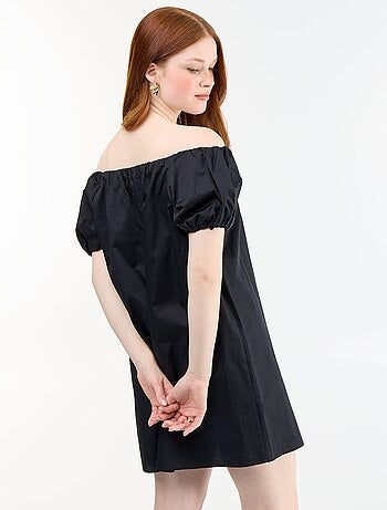 Robe courte et manches courtes avec col bardot