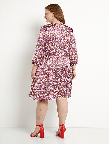 Robe courte évasée satin fleuri col V boutonné