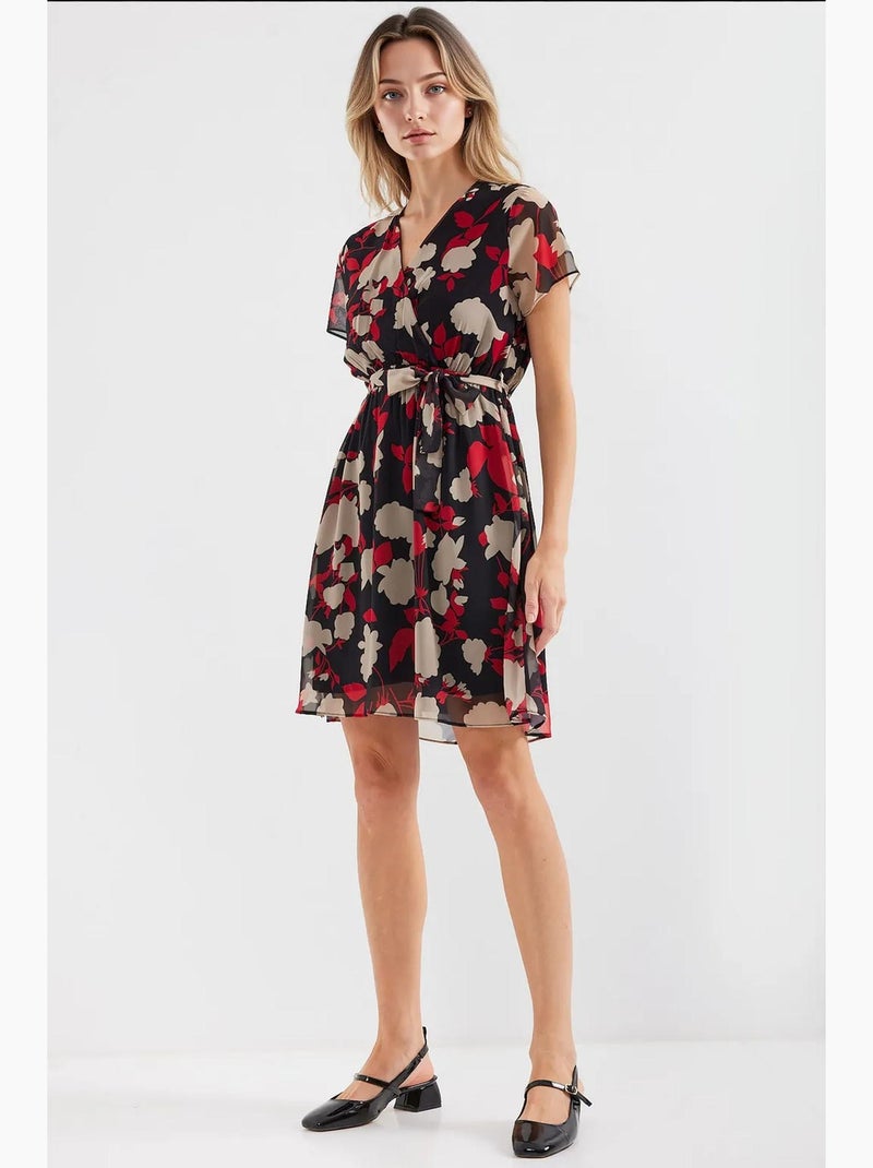 Robe courte fleurie à col v et ceinture bdart Rouge bordeaux - Kiabi