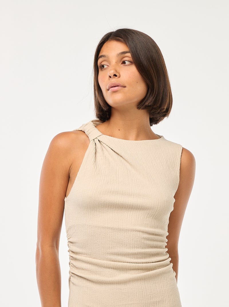 Robe courte froncée en maille gaufrée Beige - Kiabi