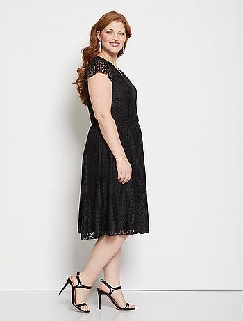 Robe courte maille dentelle effet pois