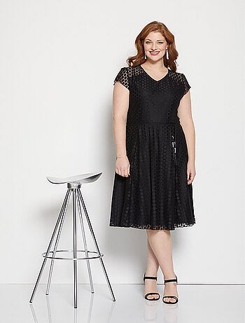 Robe courte maille dentelle effet pois