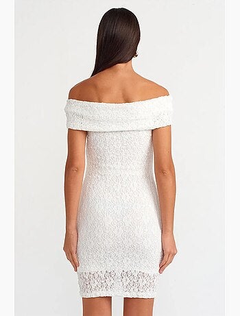 Robe courte moulante en dentelle dilvin