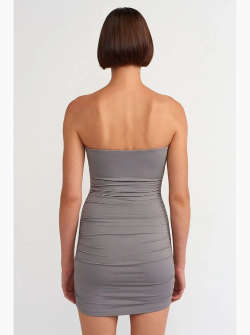 Robe courte moulante sans bretelles dilvin - Kiabi Robe courte moulante sans bretelles dilvin - Kiabi