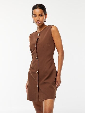 Robe courte sans manches