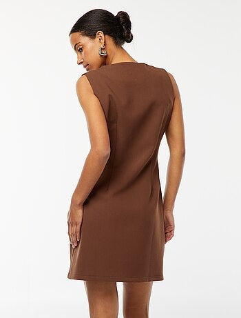 Robe courte sans manches