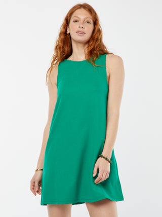 Robe courte sans manches