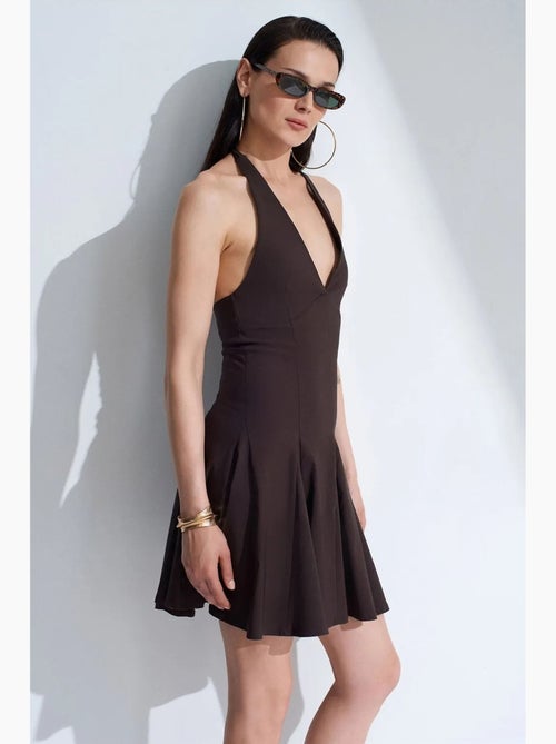 Robe courte skater à col halter dilvin - Kiabi Robe courte skater à col halter dilvin - Kiabi