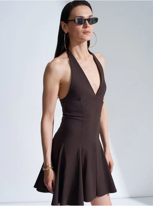 Robe Courte Skater À Col Halter - Kiabi Robe Courte Skater À Col Halter - Kiabi