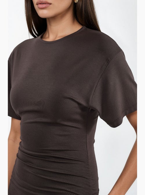 Robe courte t-shirt à col rond avec drapé busem - Kiabi Robe courte t-shirt à col rond avec drapé busem - Kiabi