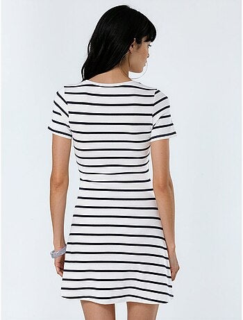 Robe courte t-shirt à rayures à col rond busem