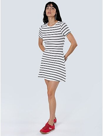 Robe courte t-shirt à rayures à col rond busem
